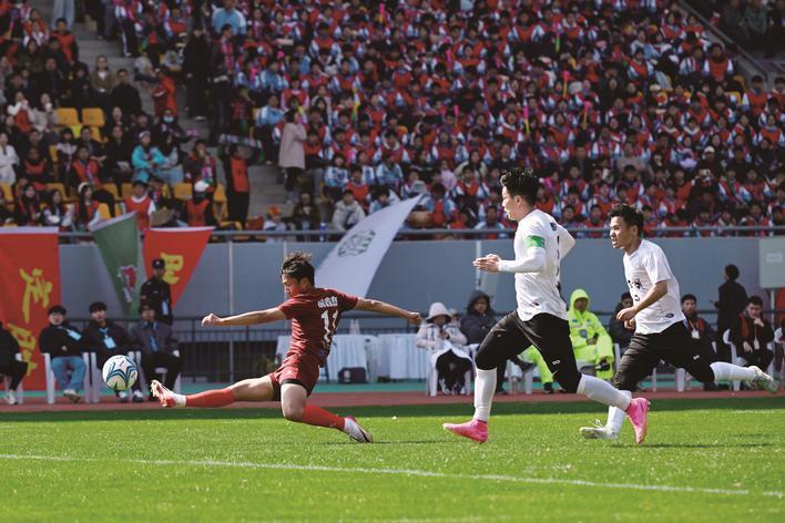 星空体育官网入口-绿茵封王！秀洲夺冠！